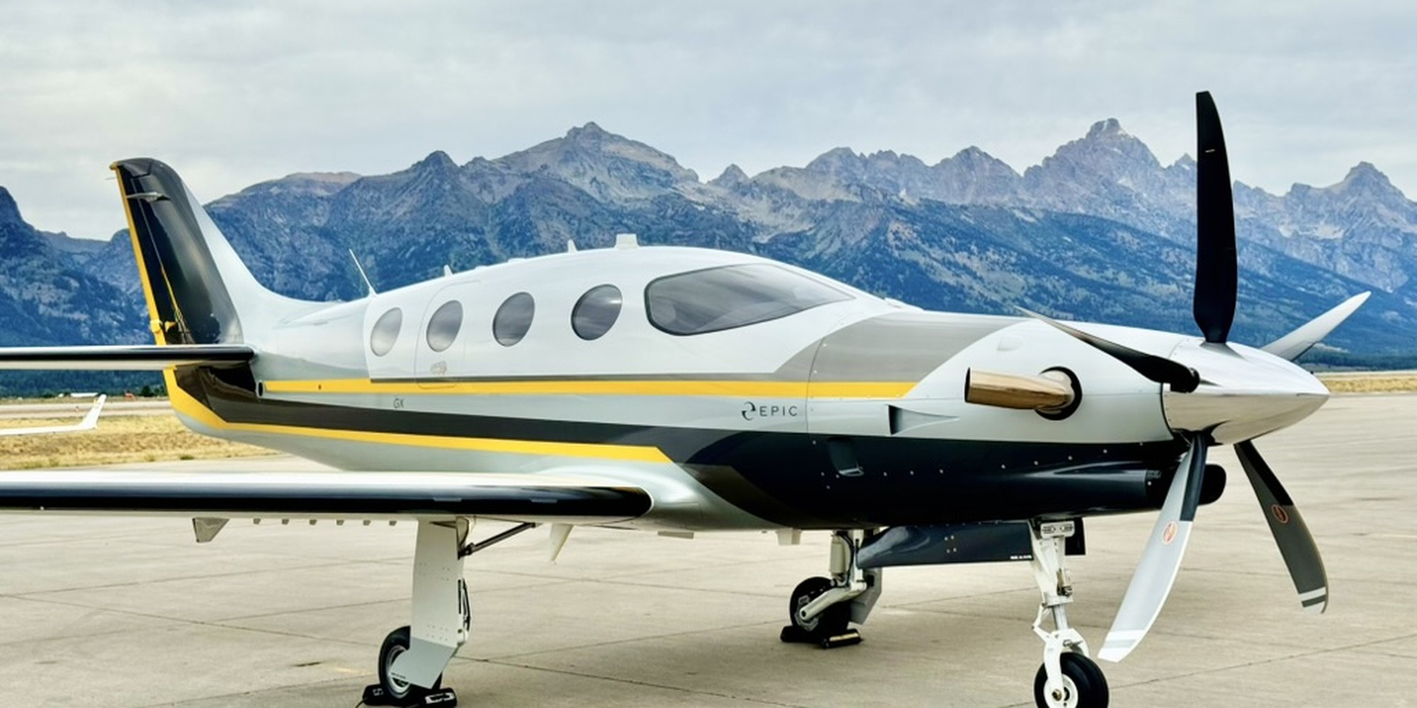 Epic E1000 GX on the ramp beneath the Tetons