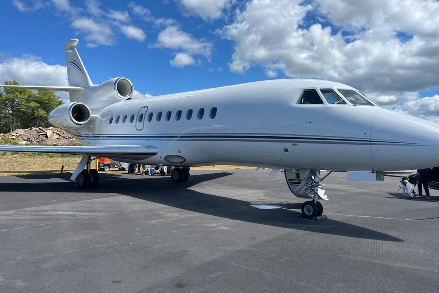 Falcon 900 private jet
